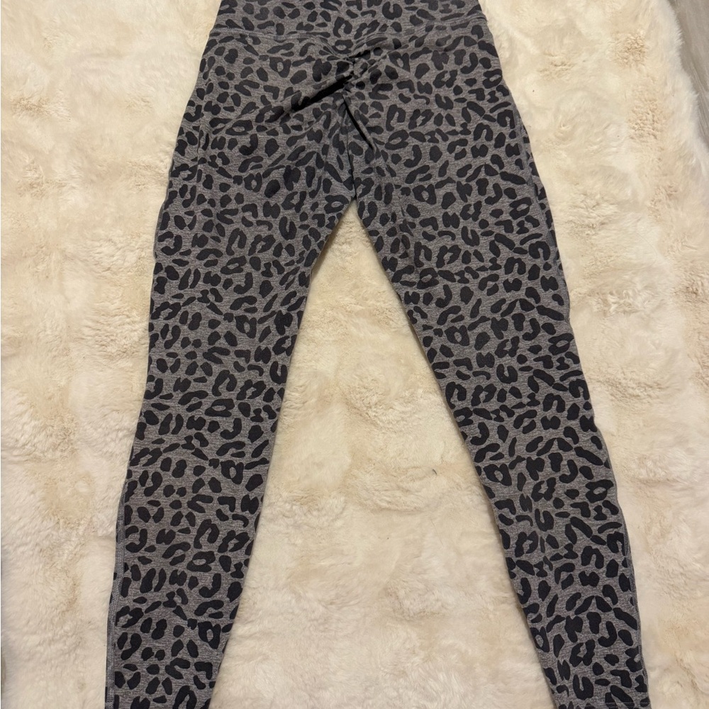 Bombshell Gray Cheetah Leggings Small - image 5